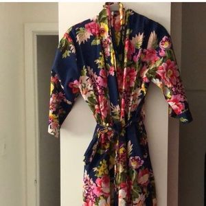 NWOT Sandy Waters Floral Cover Up Robe Kimono Navy M/L